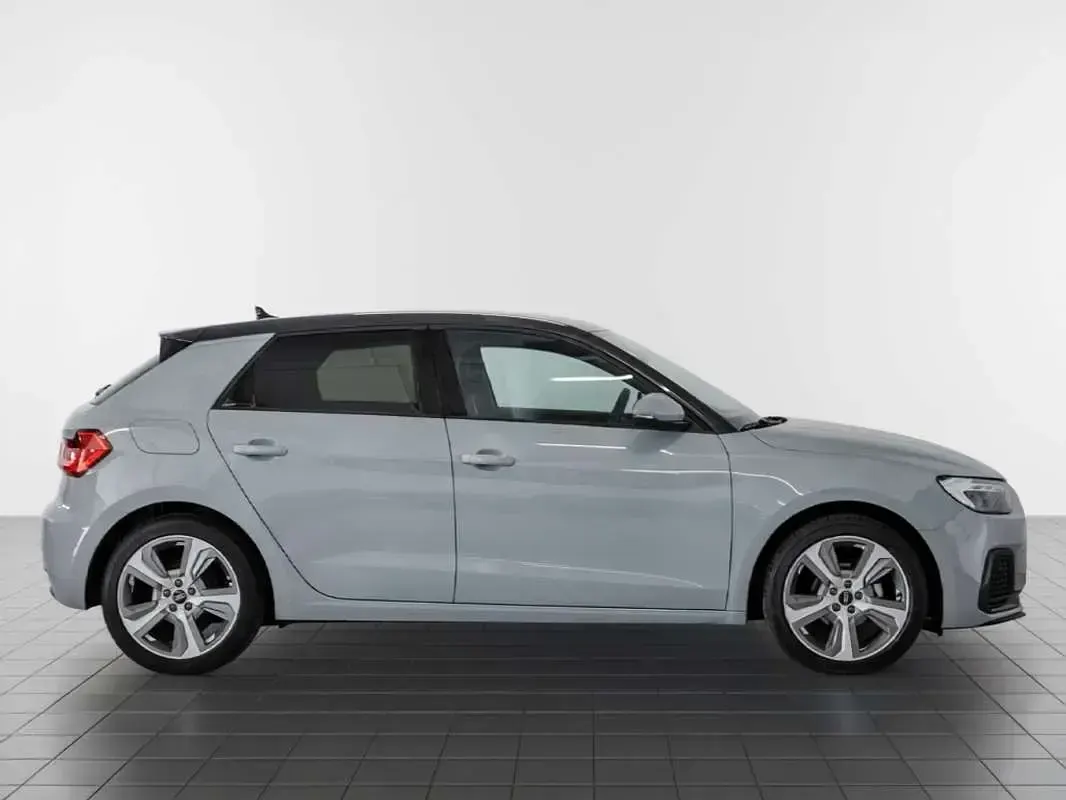 Usado Audi A1 Sportback Advanced Plus 95 CV (69 kW) 2022 Gris Utilitario