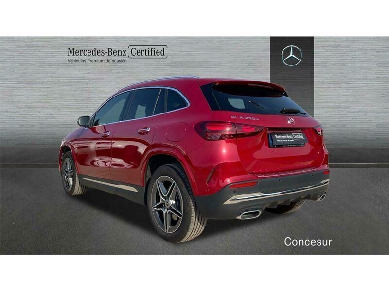 Usado Mercedes GLA250 AMG line 218 CV (160 kW) 2024 Gris SUV