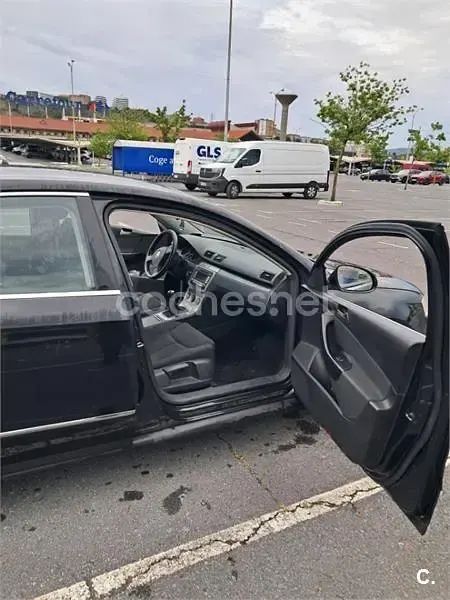 Usado VW Passat Trendline 140 CV (102 kW) 2006 Negro Berlina