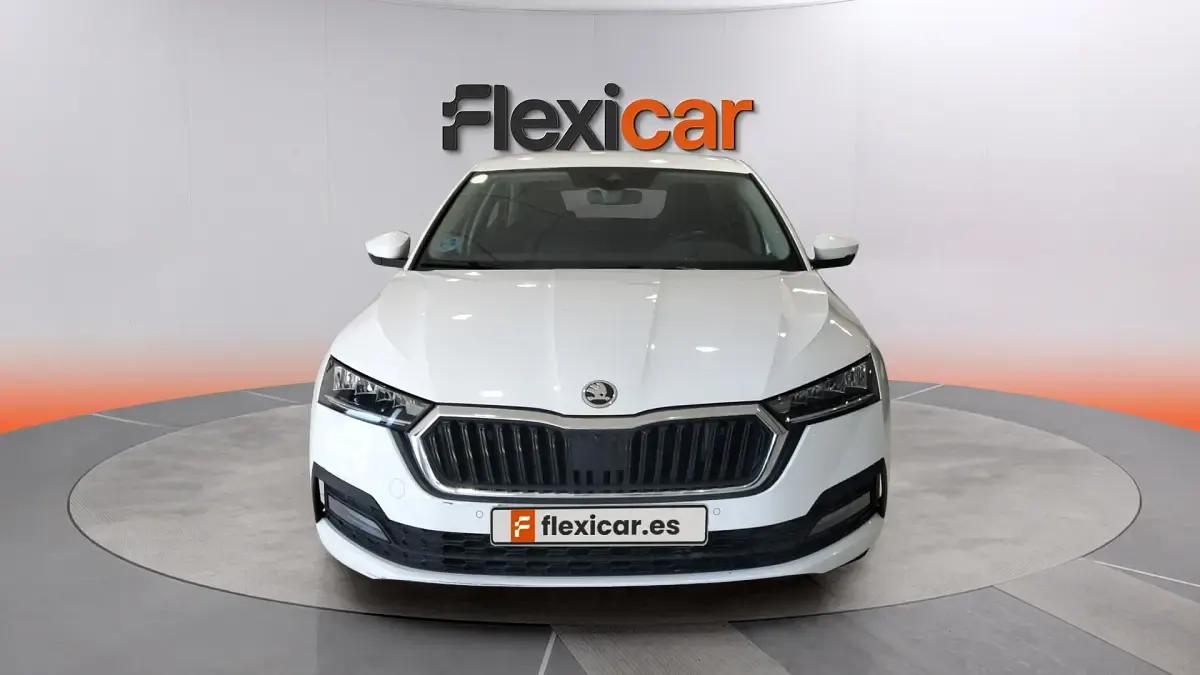 Usado Skoda Octavia Ambition 150 CV (110 kW) 2022 Blanco Berlina