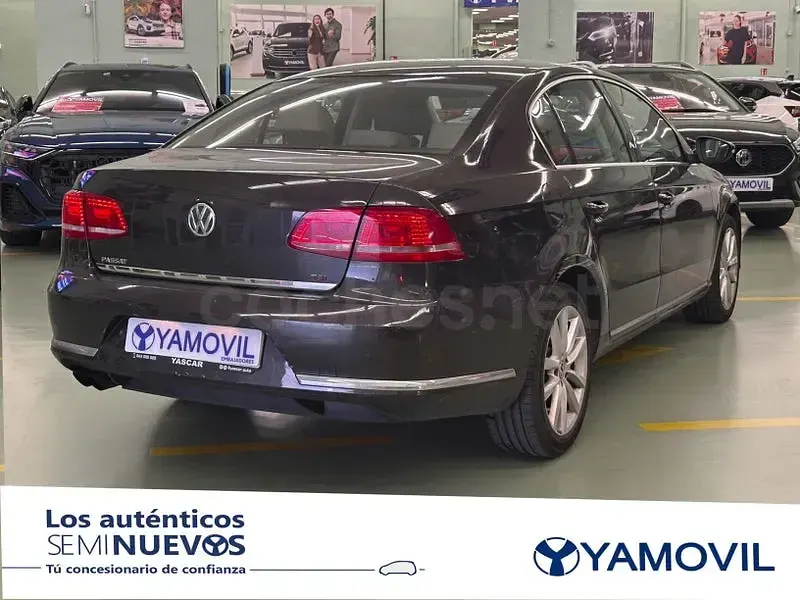 Usado VW Passat Highline 160 CV (117 kW) 2011 Marrón Berlina