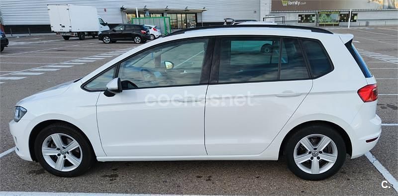 Usado VW Golf Sportsvan Advance 110 CV (80 kW) 2016 Blanco Monovolumen