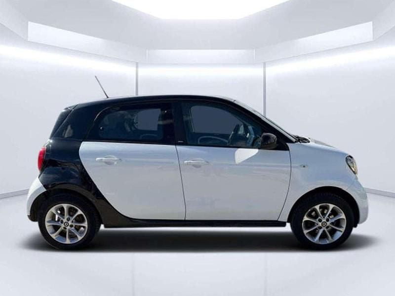 Usado Smart ForFour Passion 90 CV (66 kW) 2015 Blanco Utilitario