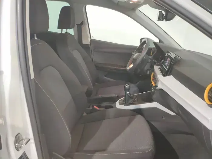 Usado Seat Arona Style 115 CV (84 kW) 2025 Blanco SUV