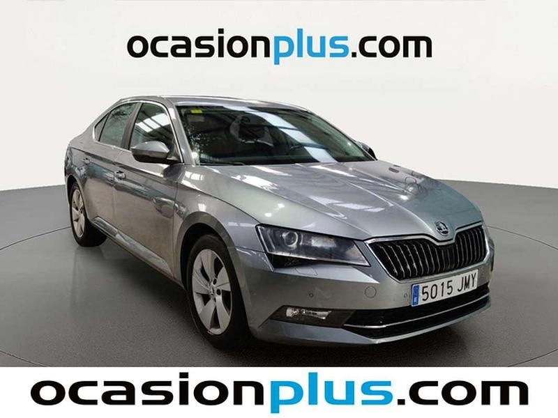 Usado Skoda Superb Ambition 120 CV (88 kW) 2016 Gris Berlina