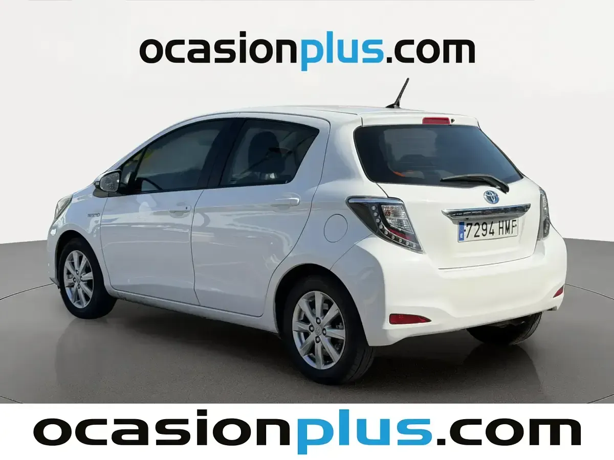 Usado Toyota Yaris Active 100 CV (73 kW) 2012 Blanco Utilitario
