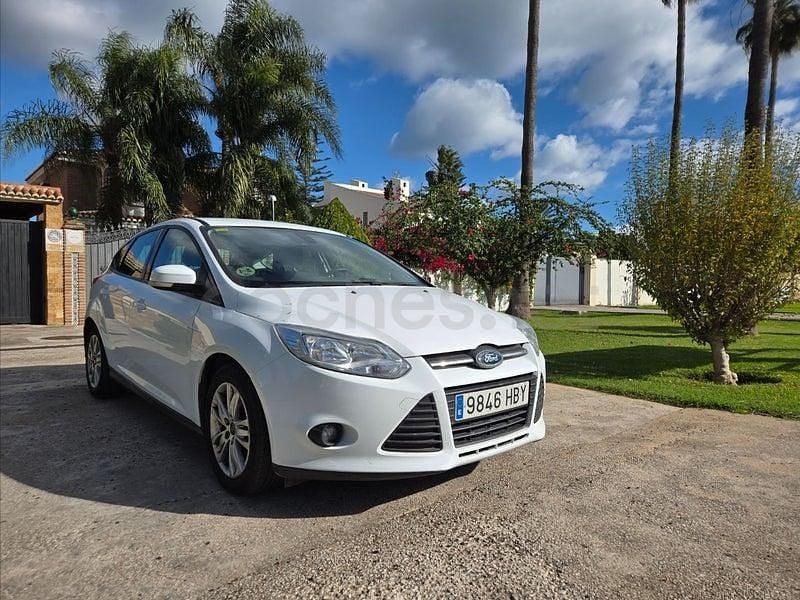 Usado Ford Focus 109 CV (80 kW) 2011 Blanco Berlina