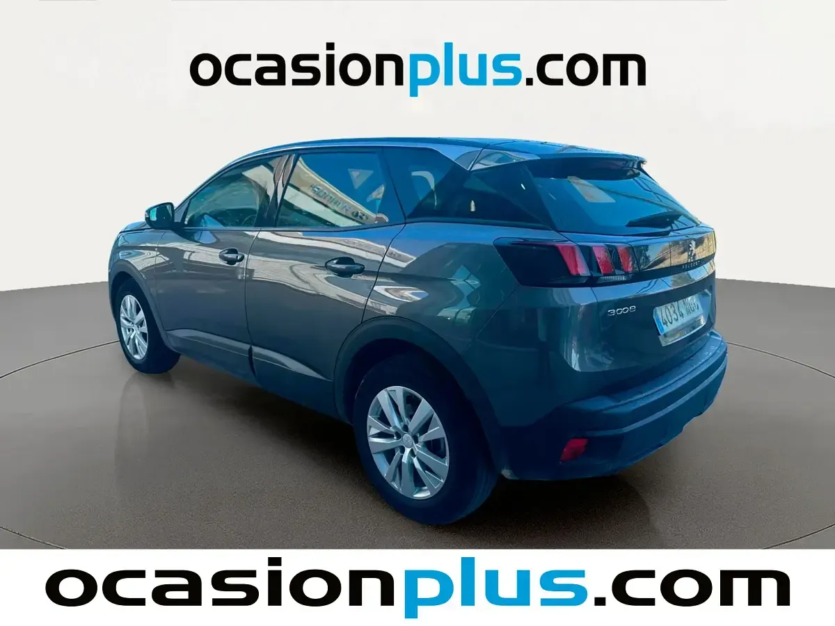 Usado Peugeot 3008 Active 131 CV (96 kW) 2023 Gris SUV