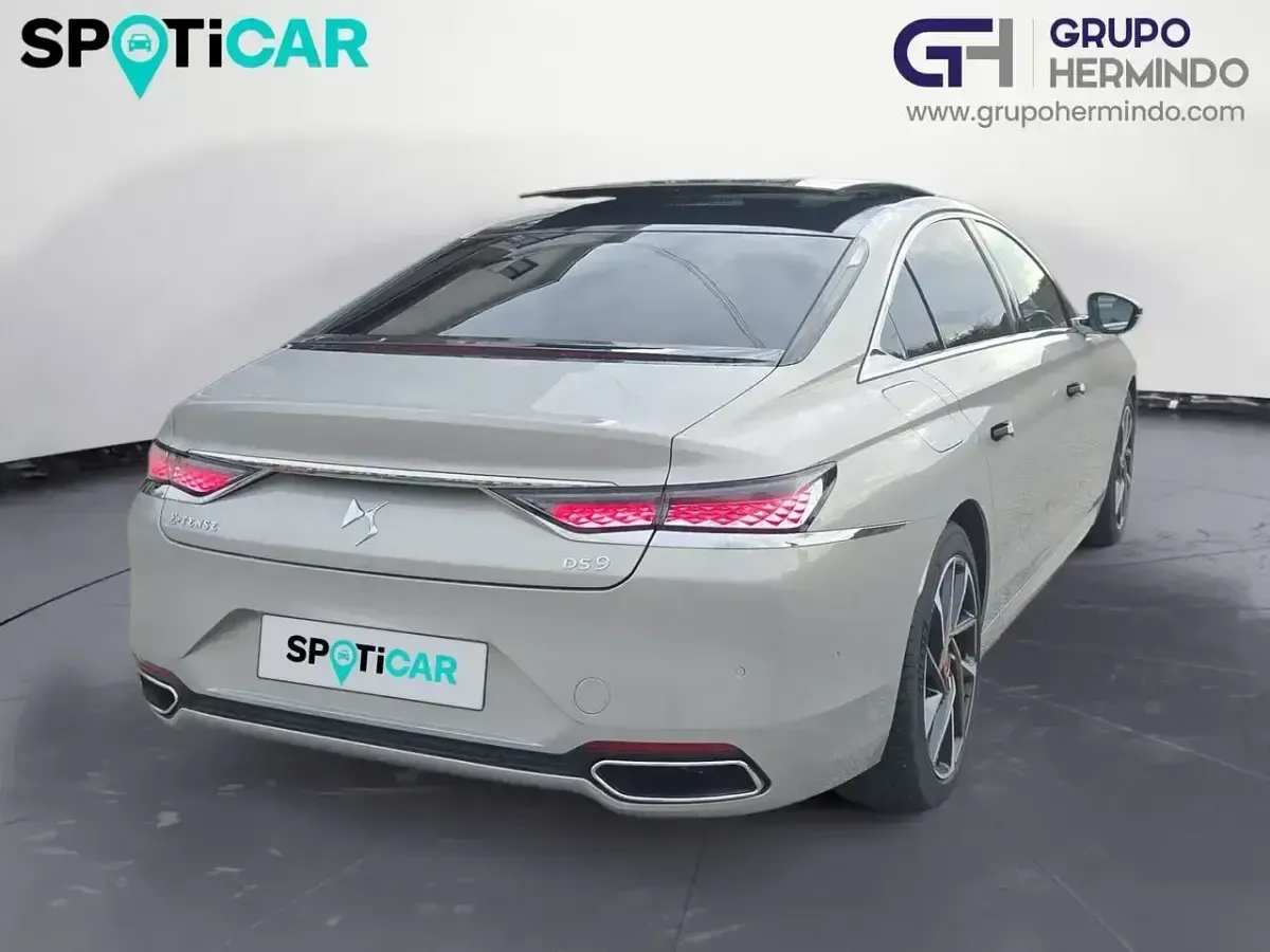 Usado DS Automobiles DS9 Rivoli 225 CV (165 kW) 2021 Gris Berlina