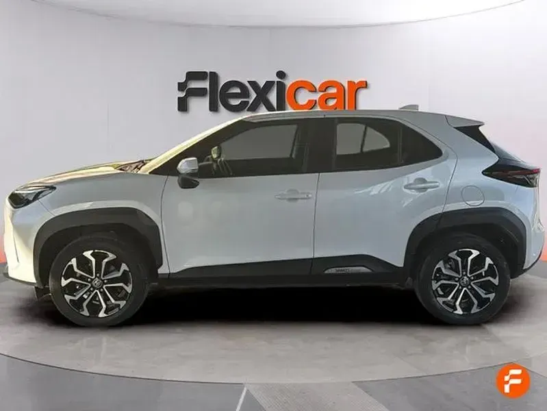 Usado Toyota Yaris Cross Active 116 CV (85 kW) 2022 Blanco SUV
