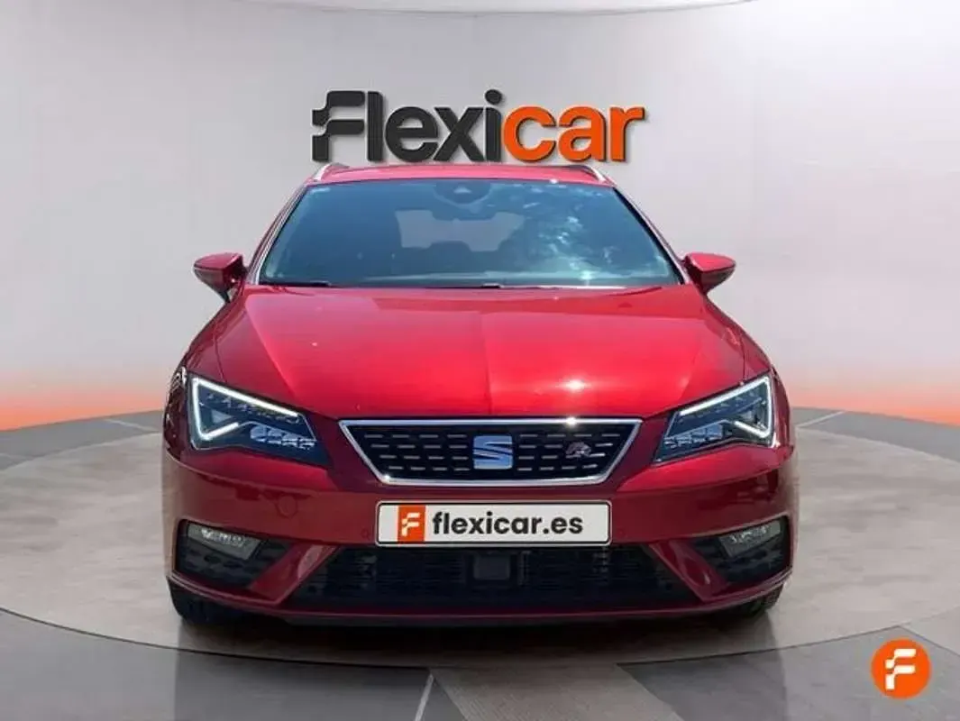 Usado Seat Leon ST FR 150 CV (110 kW) 2018 Rojo Familiar