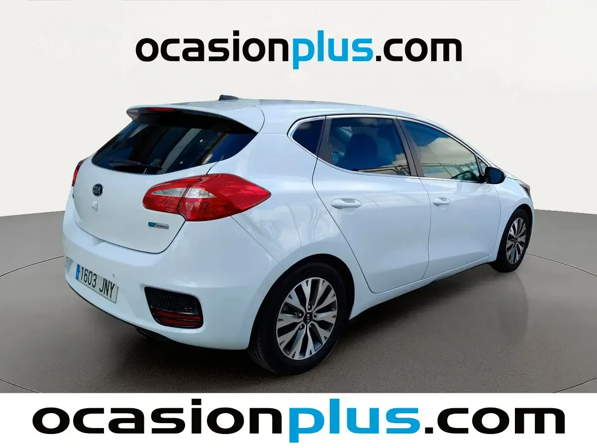 Usado Kia Ceed 101 CV (74 kW) 2016 Blanco Utilitario