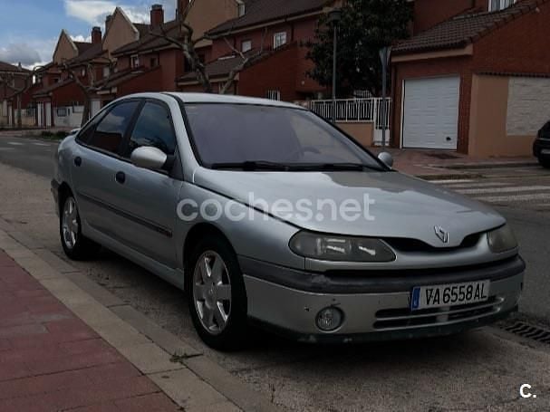 Begagnad Renault Laguna 110 HK (80 kW) 2000 Vit Sedan