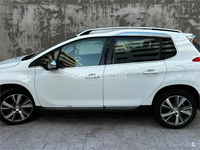 Usado Peugeot 2008 Allure 92 CV (67 kW) 2013 Blanco SUV