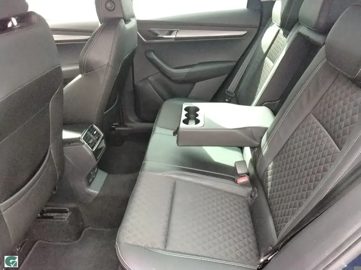 Usado Skoda Karoq Style 150 CV (110 kW) 2021 Azul SUV