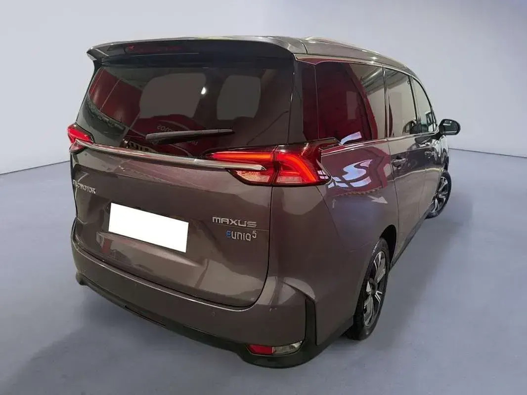 Usado Maxus EG50 130 kW (177 CV) 2022 Gris Van