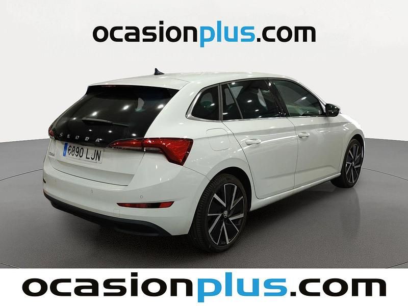 Usado Skoda Scala Sport 150 CV (110 kW) 2020 Blanco Utilitario