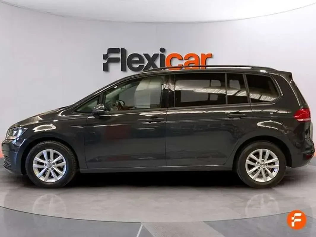 Usado VW Touran Advance 150 CV (110 kW) 2018 Gris Monovolumen