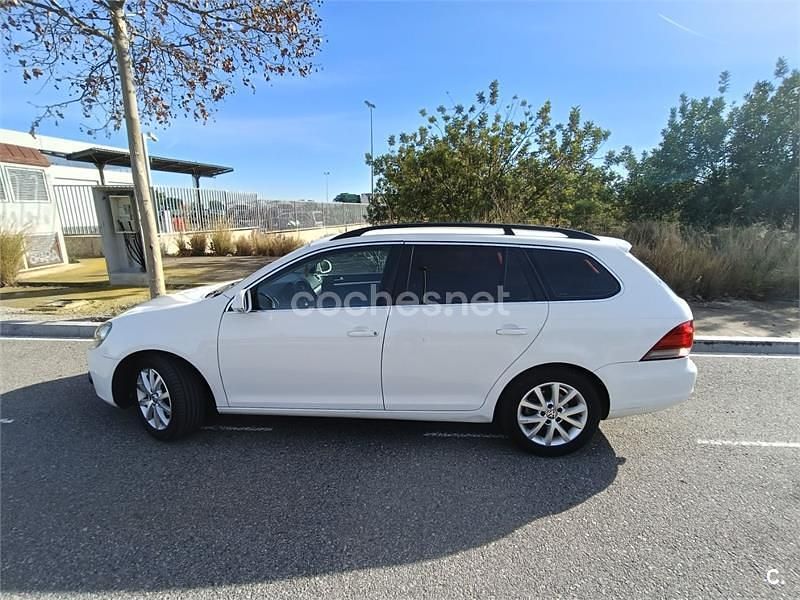 Usado VW Golf VII Sport 105 CV (77 kW) 2013 Blanco Familiar