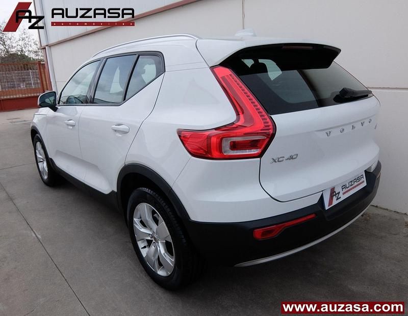 Usado Volvo XC40 Momentum 150 CV (110 kW) 2019 Blanco SUV