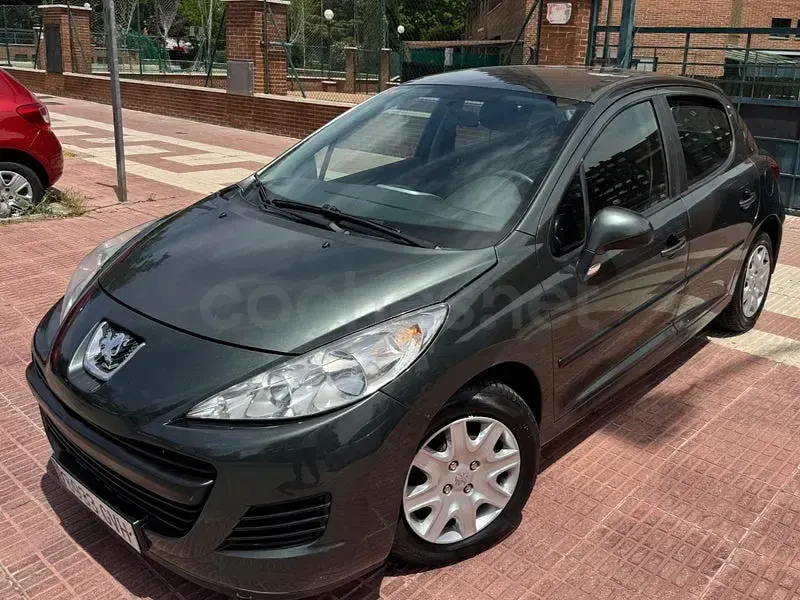 Usado Peugeot 207 Envy 95 CV (69 kW) 2010 Verde Berlina