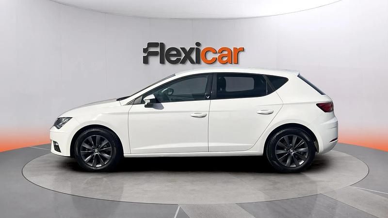 Usado Seat Leon Style 115 CV (84 kW) 2019 Blanco Berlina