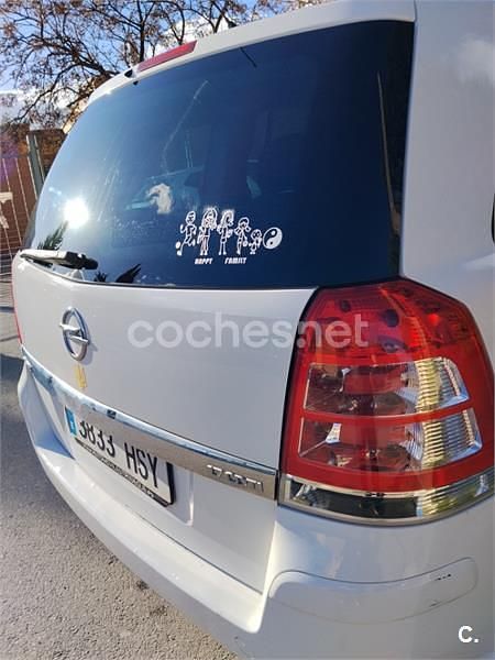 Usado Opel Zafira Family 110 CV (80 kW) 2013 Blanco Monovolumen