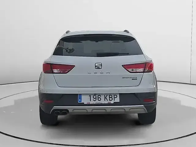 Usado Seat Leon 4Drive 184 CV (135 kW) 2017 Blanco Familiar