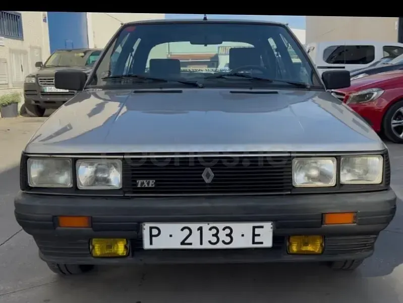 Usado Renault R11 90 CV (66 kW) 1986 Gris / plata Utilitario