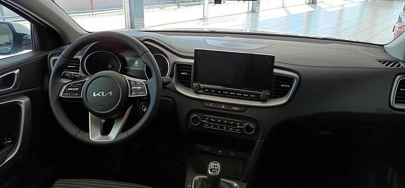 Usado Kia Ceed 101 CV (74 kW) 2025 Blanco Utilitario