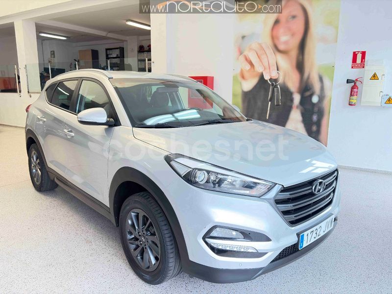 Gris / plata Usado 2017 Hyundai Tucson SUV | 13.900 € (Un poco caro) - Imagen 1/4