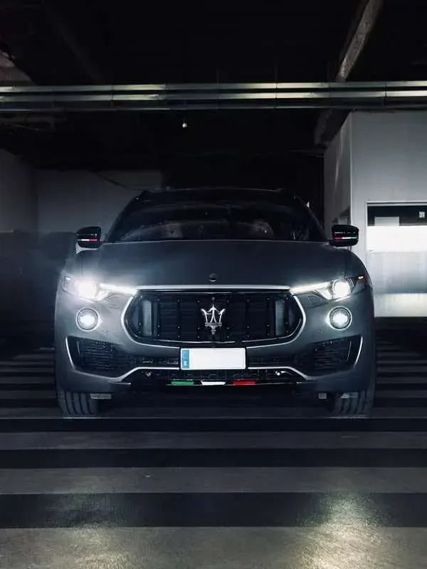 Usado Maserati Levante 430 CV (316 kW) 2018 Gris SUV