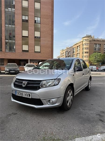Usado Dacia Logan Ambiance 75 CV (55 kW) 2014 Gris / plata Berlina