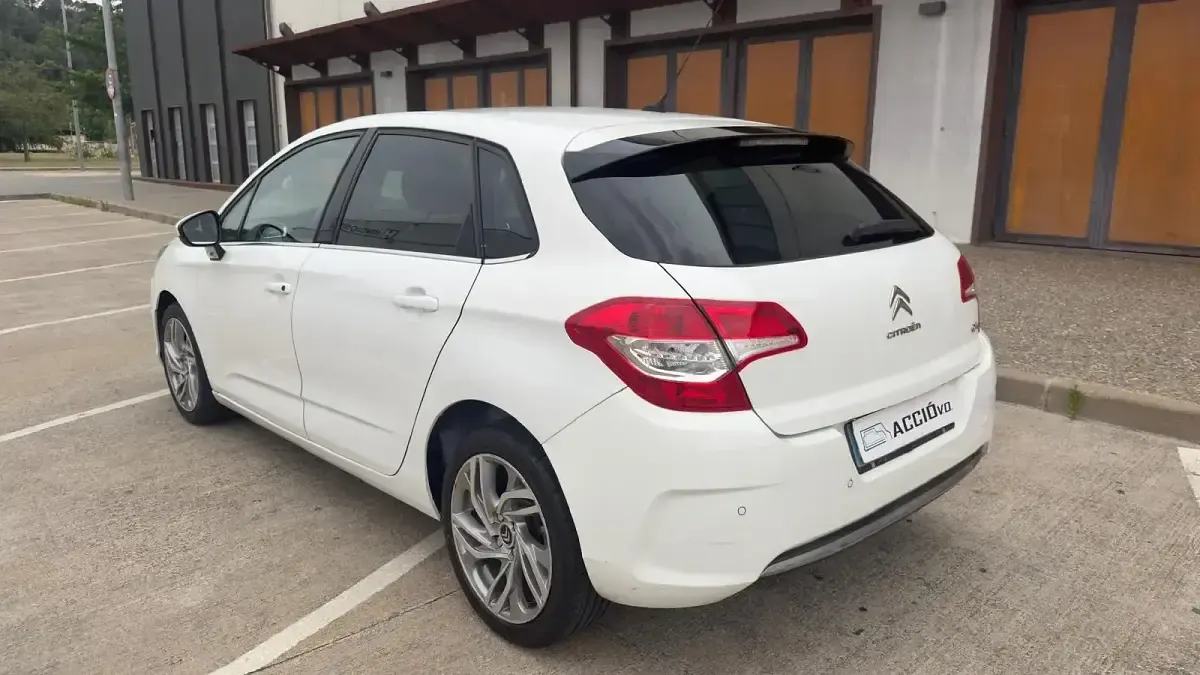Usado Citroën C4 92 CV (67 kW) 2012 Blanco