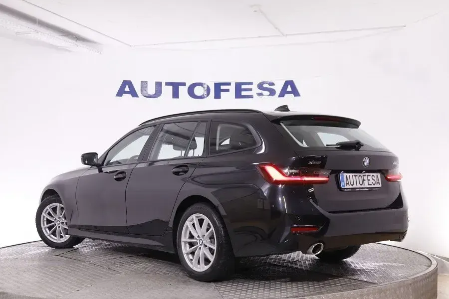 Usado BMW 320 190 CV (139 kW) 2021 Negro Familiar
