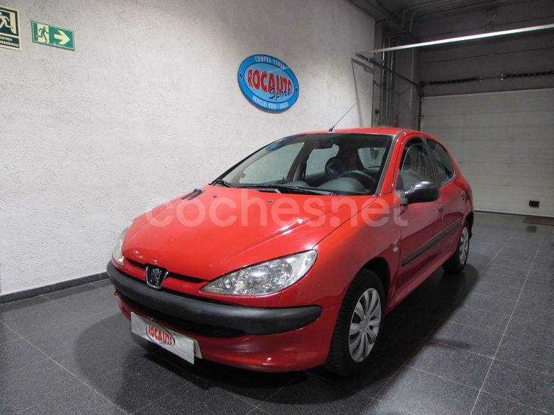 Rojo Usado 2004 Peugeot 206 Berlina | 2900 € (Precio justo) - Imagen 1/4