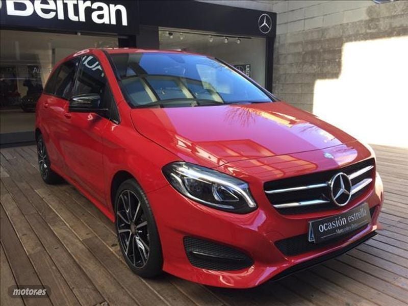 Usado Mercedes B180 109 CV (80 kW) 2016 Rojo Monovolumen