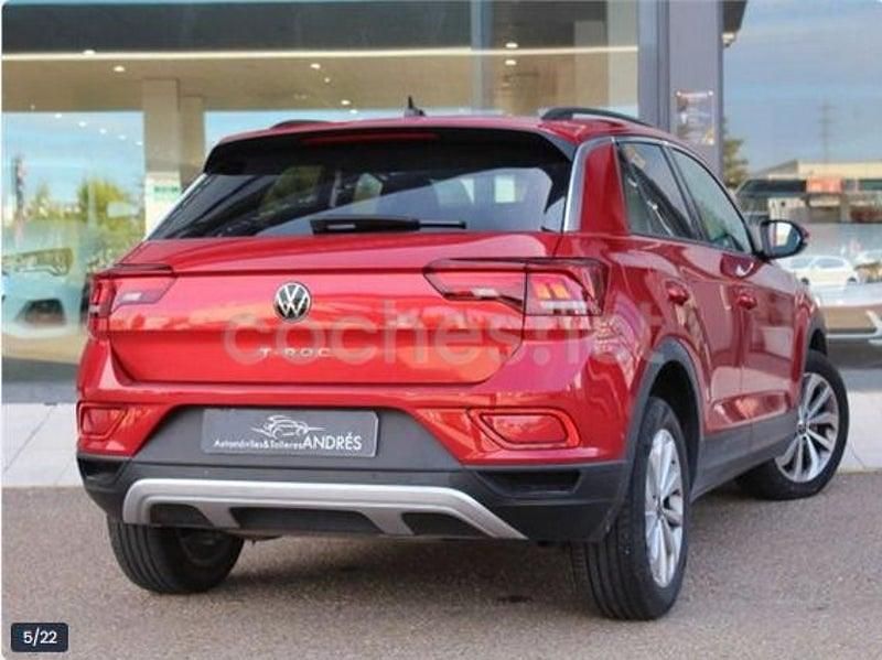Usado VW T-Roc Life 150 CV (110 kW) 2023 Rojo SUV
