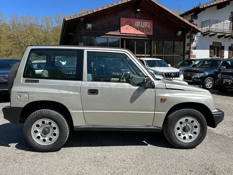 Usado Suzuki Vitara 90 CV (66 kW) 2003 Beige SUV