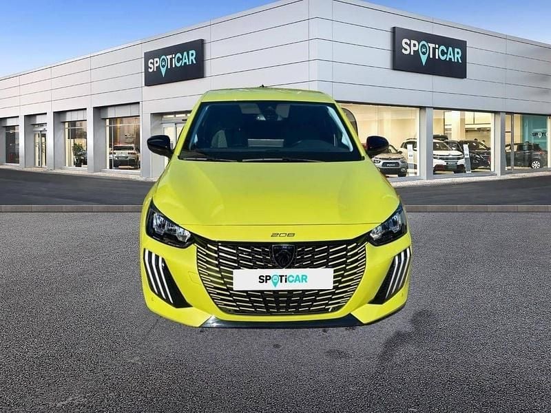 Usado Peugeot 208 Allure 100 CV (73 kW) 2024 Amarillo ãgueda Utilitario