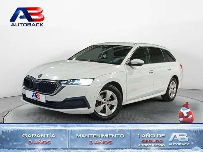 Usado Skoda Octavia 111 CV (81 kW) 2021 Blanco Familiar