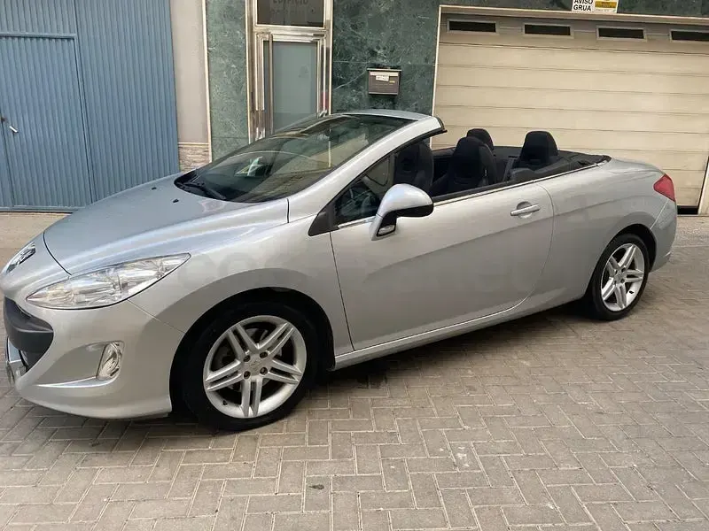 Usado Peugeot 308 CC Sport 140 CV (102 kW) 2011 Gris / plata Descapotable