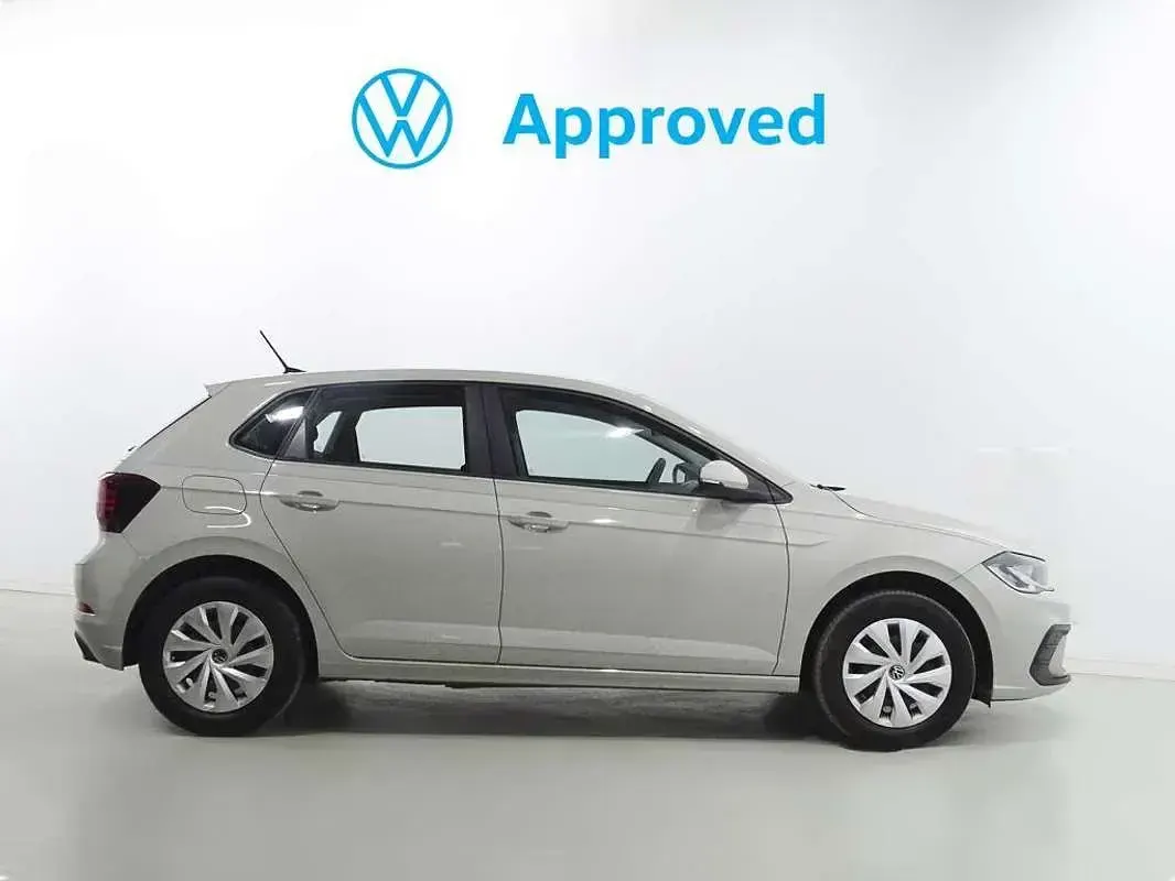 Usado VW Polo 95 CV (69 kW) 2022 Gris Utilitario