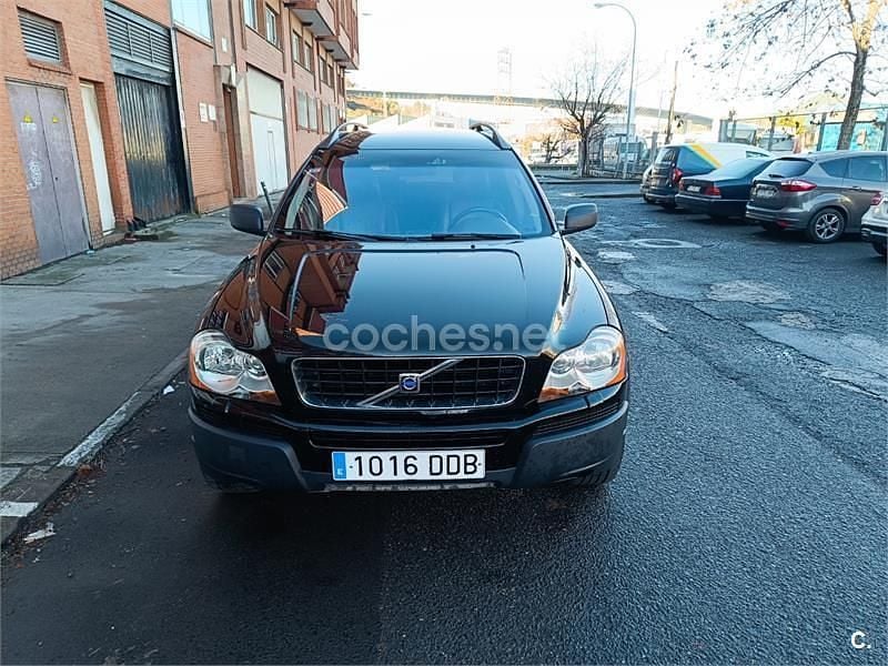 Negro Usado 2004 Volvo XC90 Momentum SUV | 6200 € (Precio justo) - Imagen 1/4