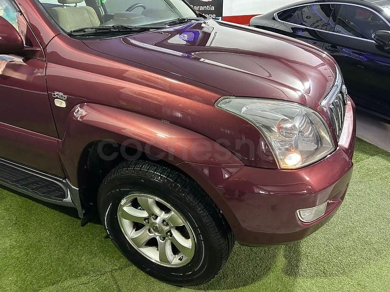 Usado Toyota Land Cruiser 173 CV (127 kW) 2006 Granate SUV