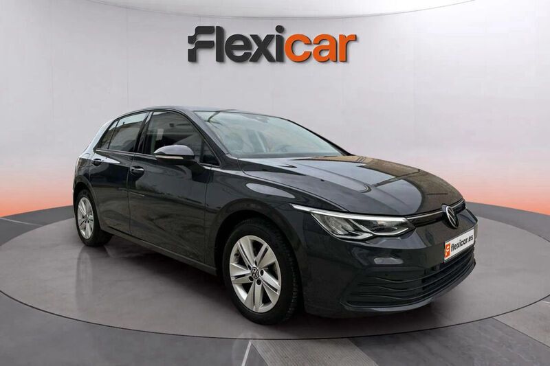 Negro Usado 2021 VW Golf VIII Berlina | 14.990 € (Buen precio) - Imagen 1/4