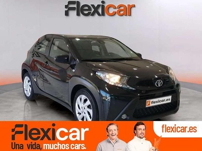 Negro Usado 2022 Toyota Aygo X-play Utilitario | 12.290 € (Precio justo) - Imagen 1/4