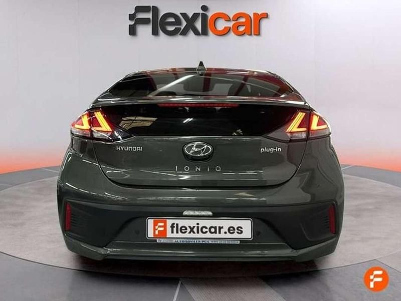 Usado Hyundai Ioniq Style 141 CV (103 kW) 2021 Gris Utilitario