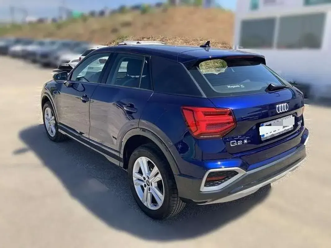 Usado Audi Q2 Advanced 150 CV (110 kW) 2022 Azul SUV