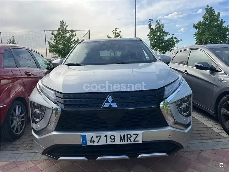 Usado Mitsubishi Eclipse Cross 188 CV (138 kW) 2022 Gris / plata SUV